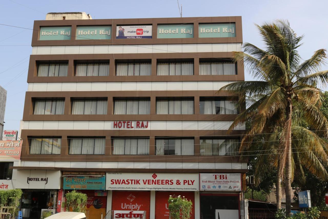 Hotel Raj Aurangabad  Buitenkant foto